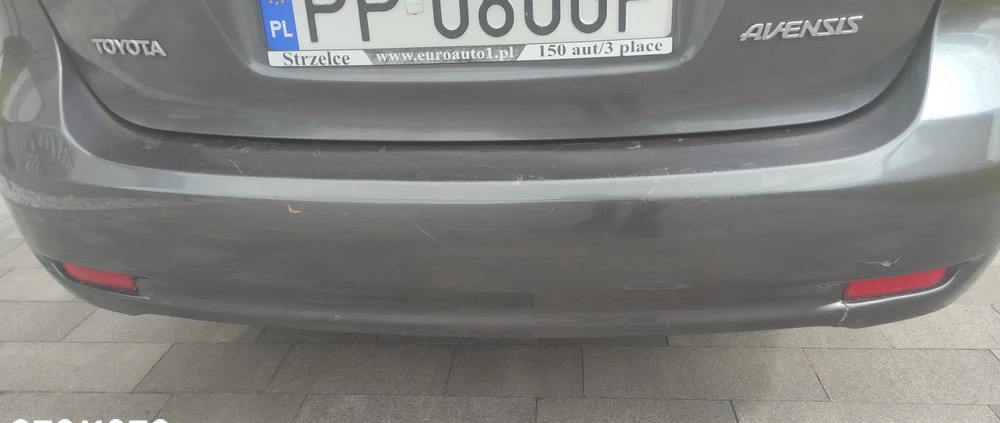 Toyota Avensis cena 16000 przebieg: 280000, rok produkcji 2010 z Lipno małe 37